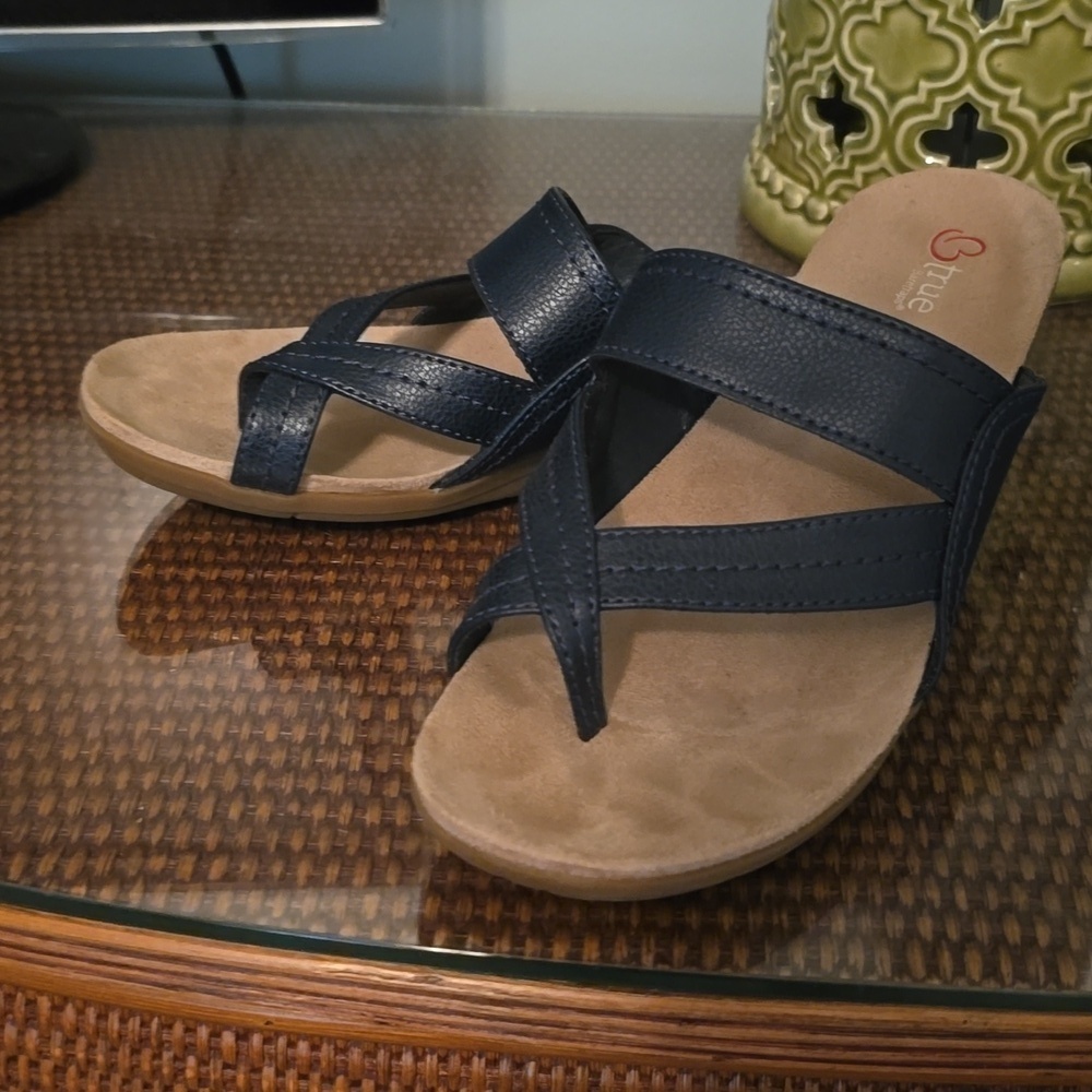 Baretraps Navy Women's Sandals (#1) - Picture 2 of 6